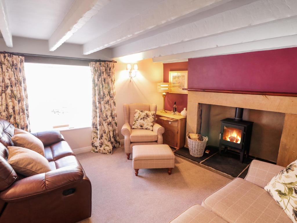 Pear Tree House, Whitby room 1