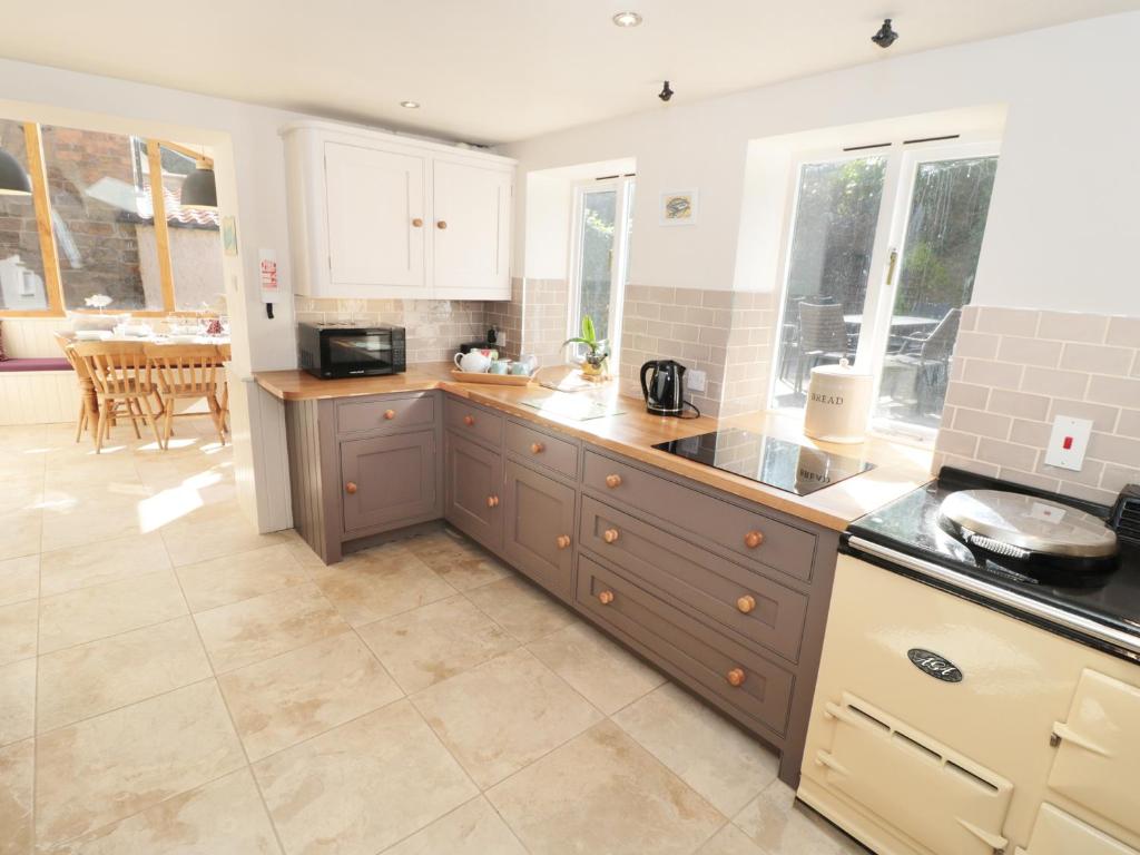 Pear Tree House, Whitby room 3